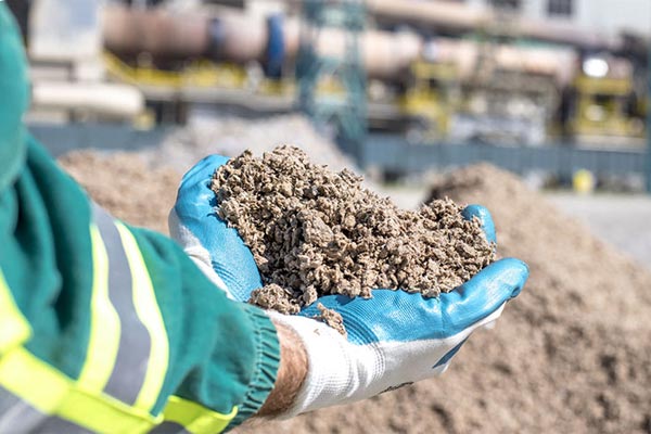 Енергично промовирајте ја херметичката надградба и трансформација на постројките за мешање бетон за да помогнете во победата